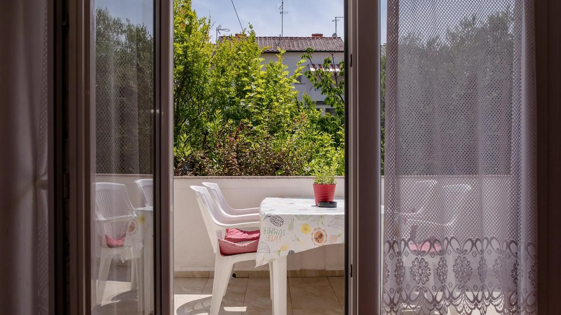 Lovely Meta Apartments Palit